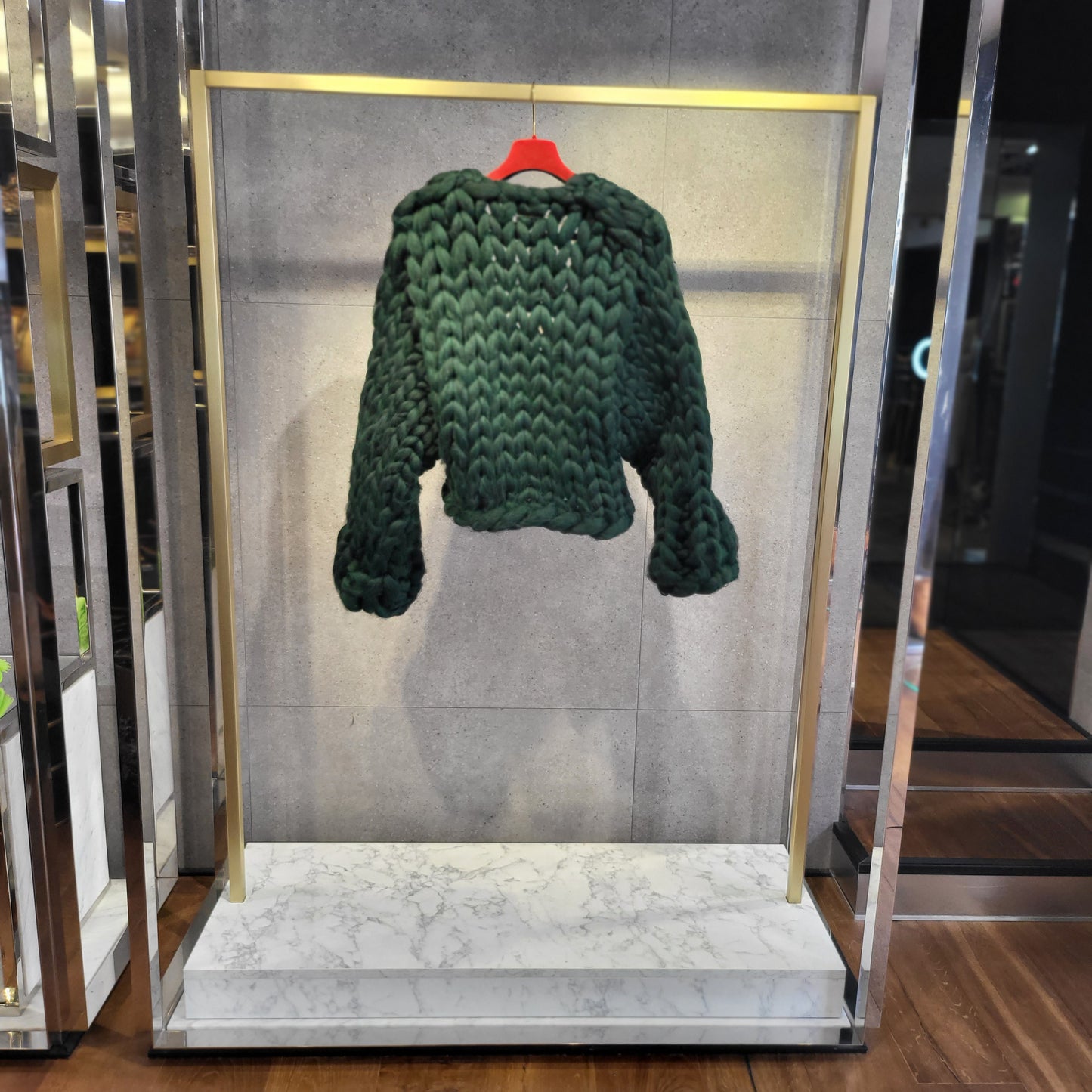 CHUNKY YARN MERINO PULLOVER -HANDMADE-