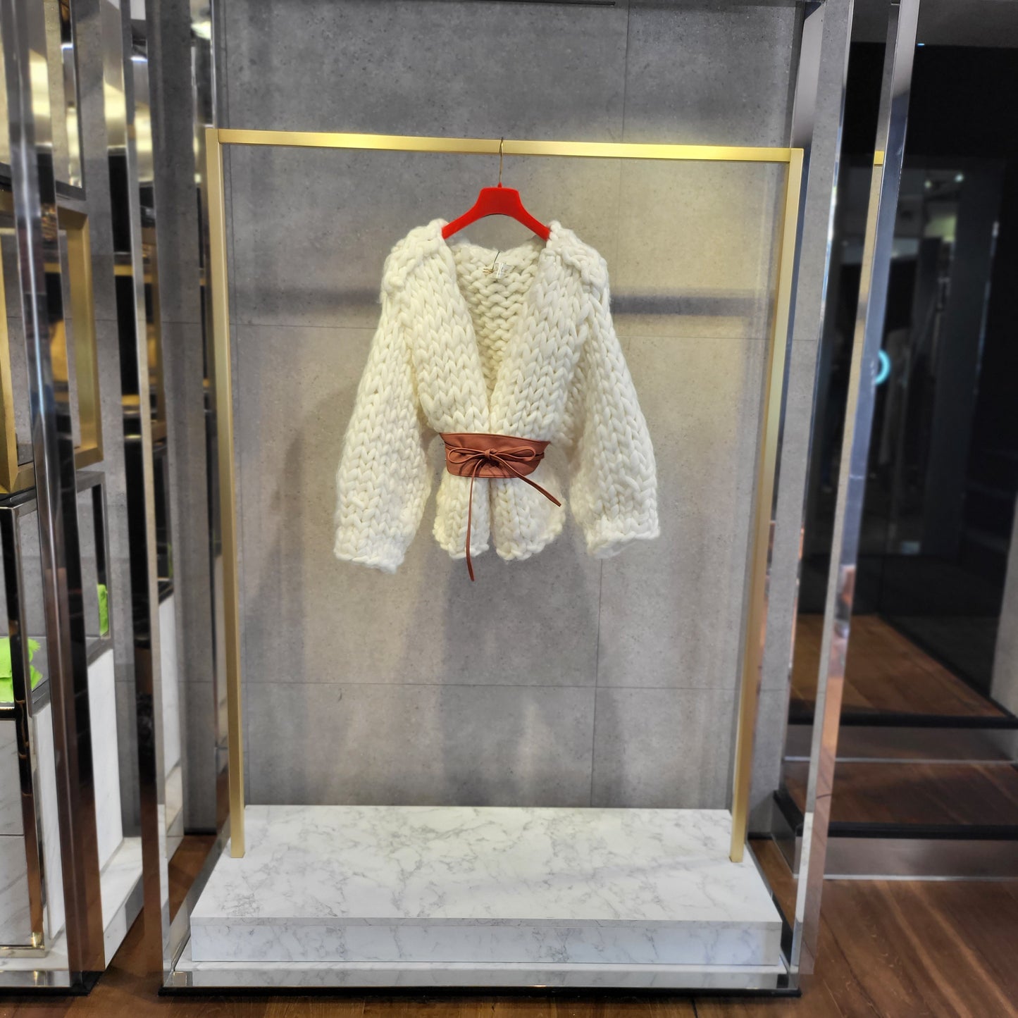 LIGHT CHUNKY YARN MERINO CARDIGAN -HANDMADE-