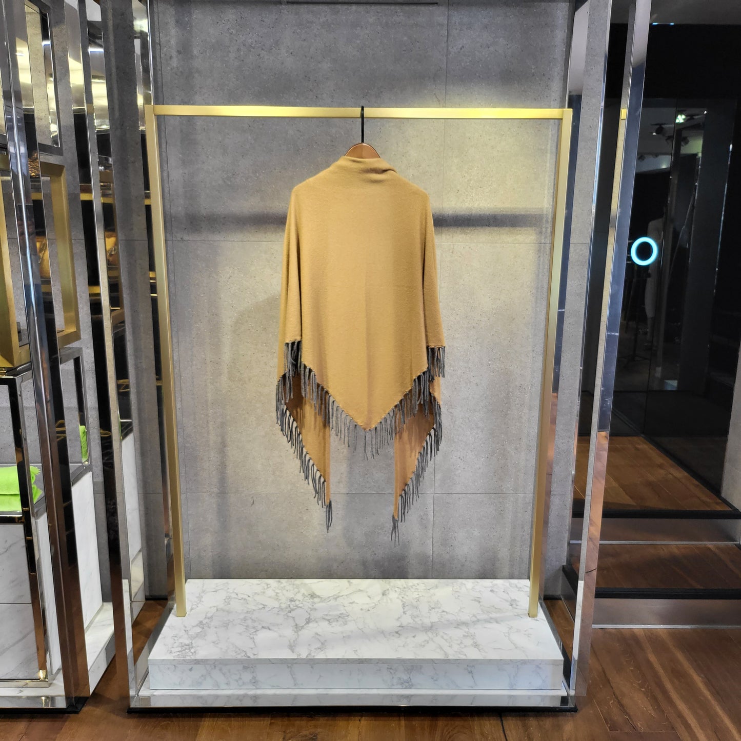 CHÂLE À FRANGE EN CACHEMIRE HERZEN'S ANGELEGENHEIT