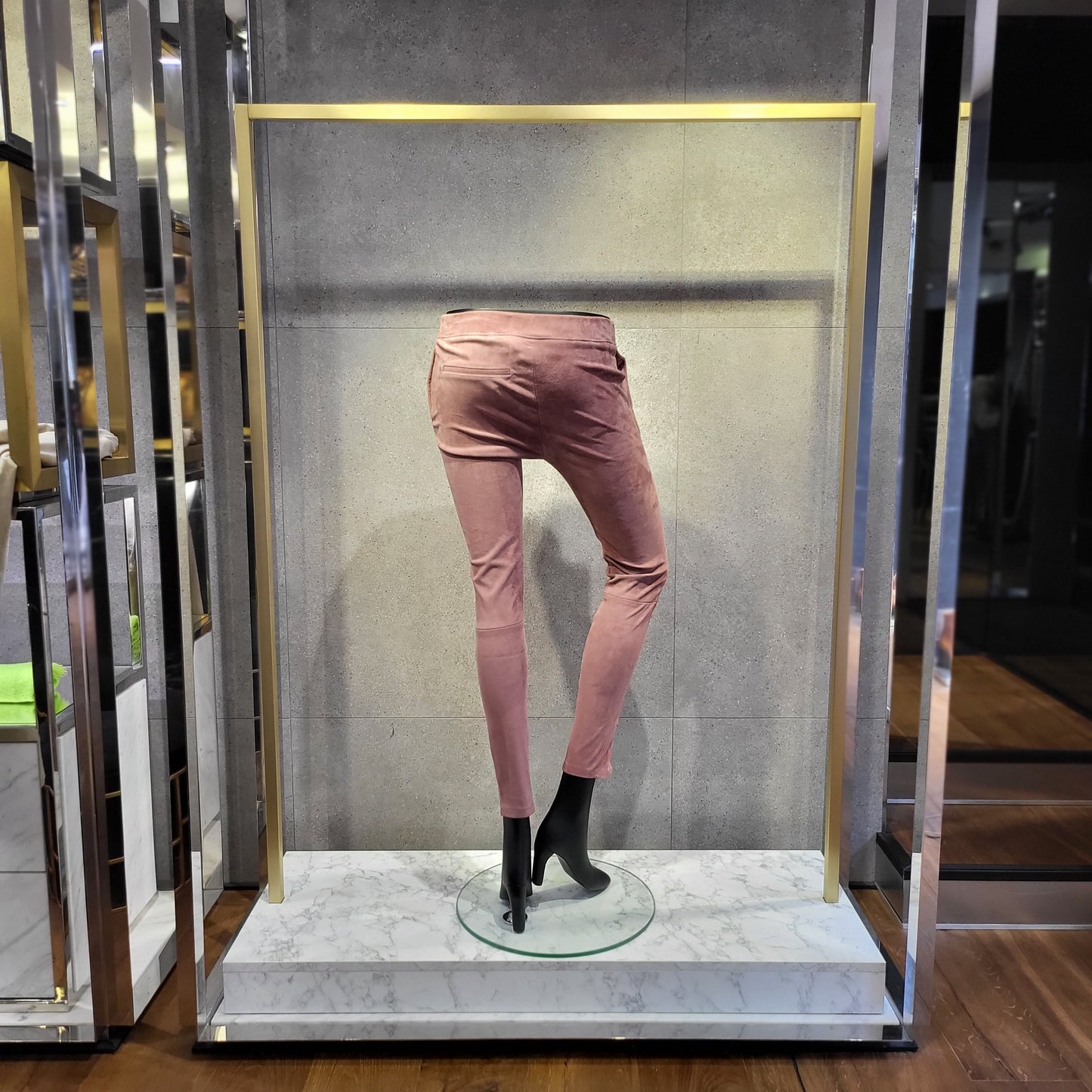 CHINO EN DAIM VIEUX ROSE