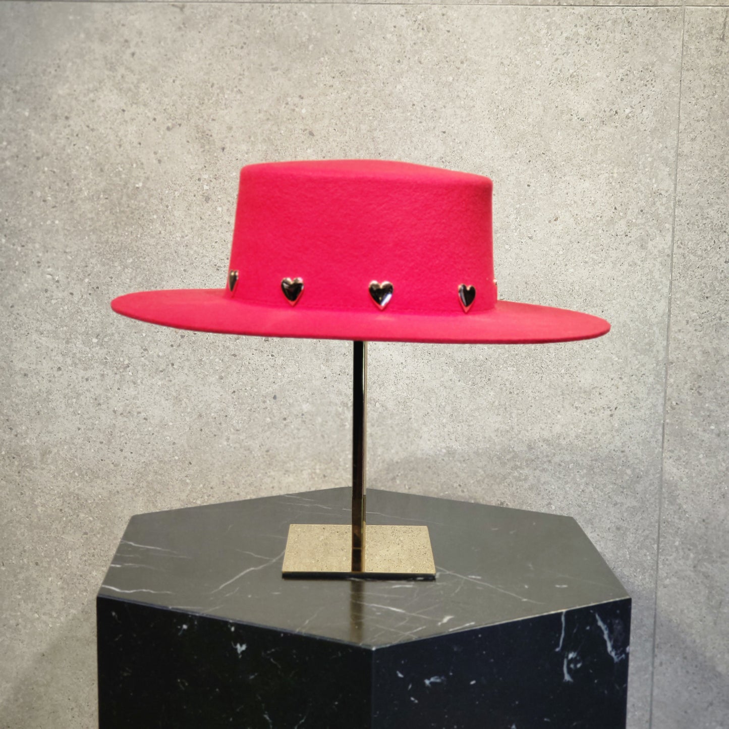 CHAPEAU EN FEUTRE