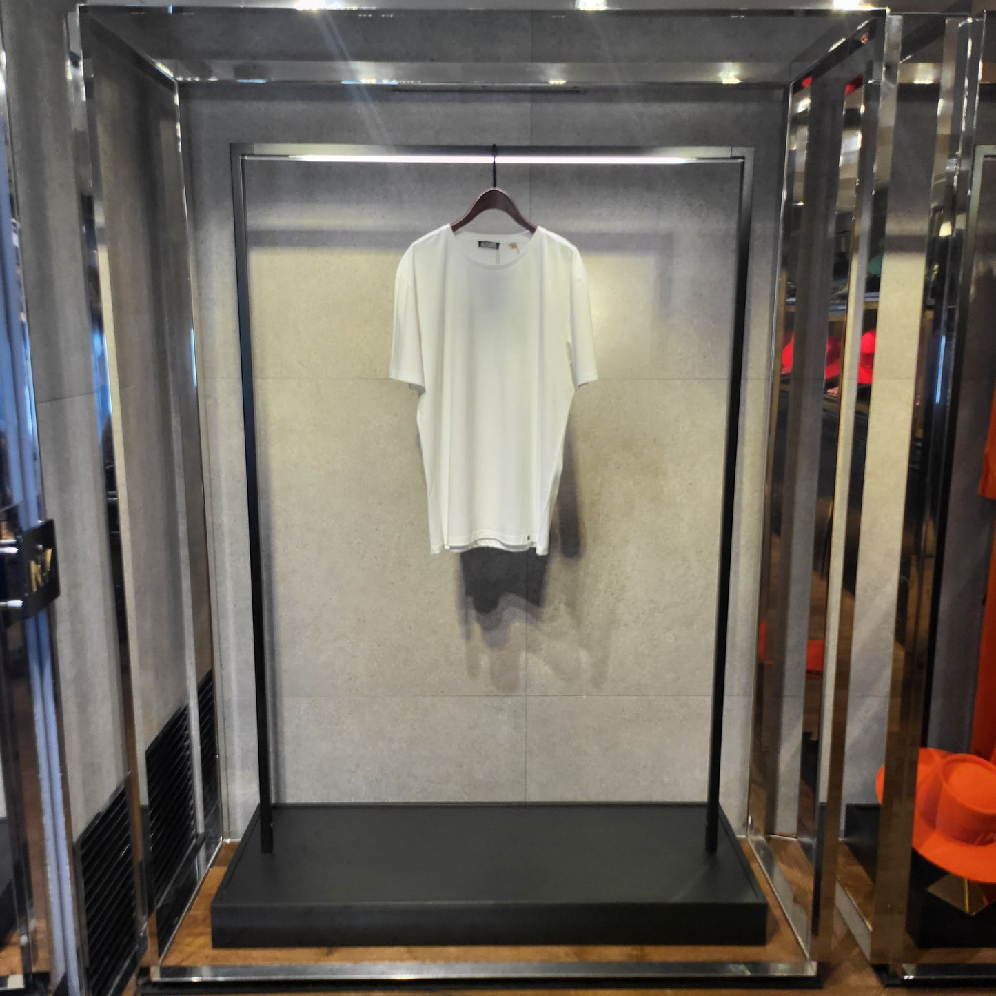 T-Shirt "LE CELEBRE INCONNU"