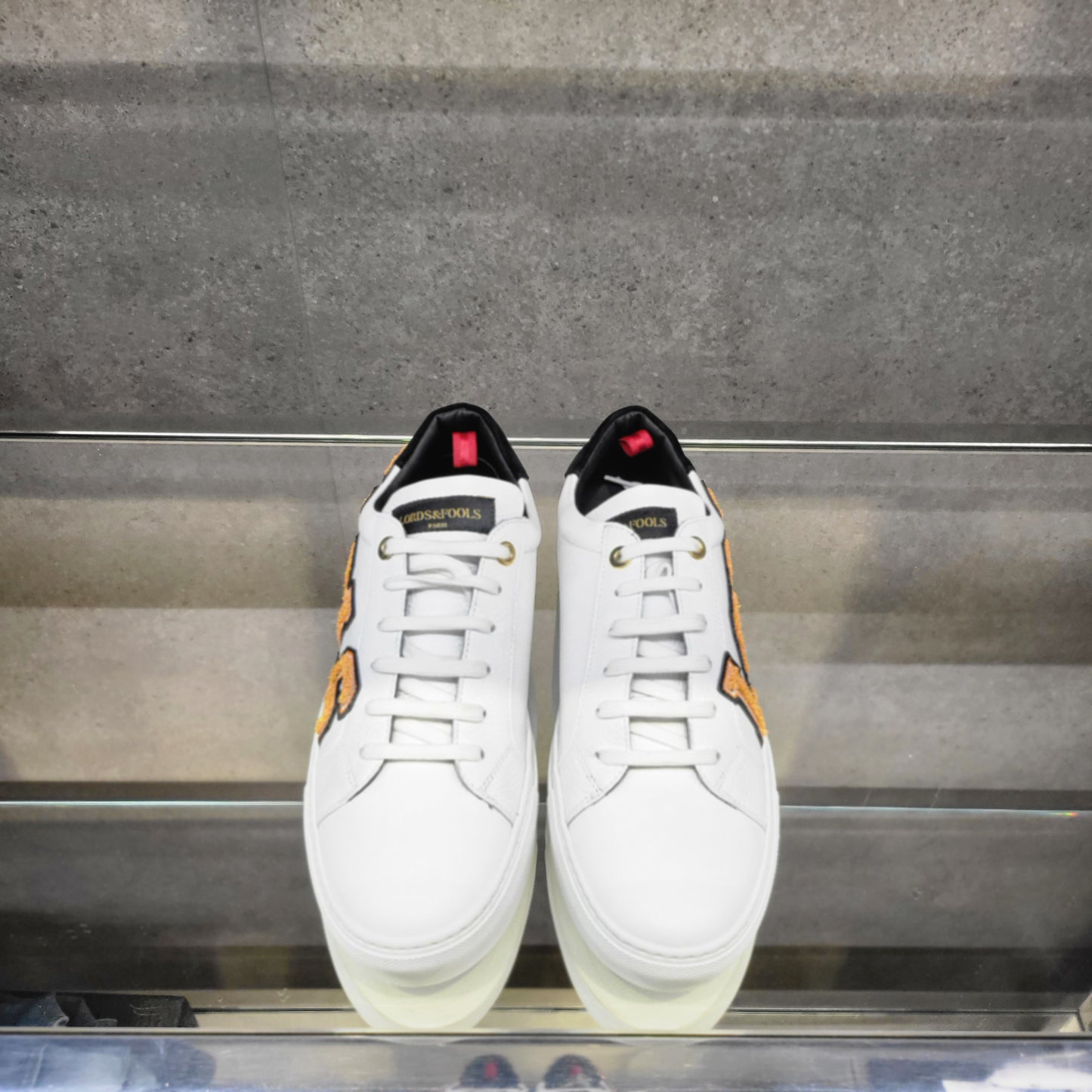 „LORDS & FOOLS“-SNEAKERS