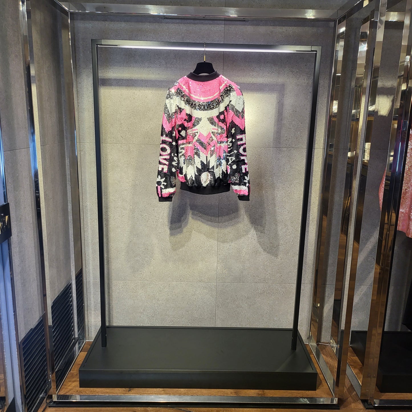 "LOVE EVERYBODY" SEQUIN JOGGINGJACKET