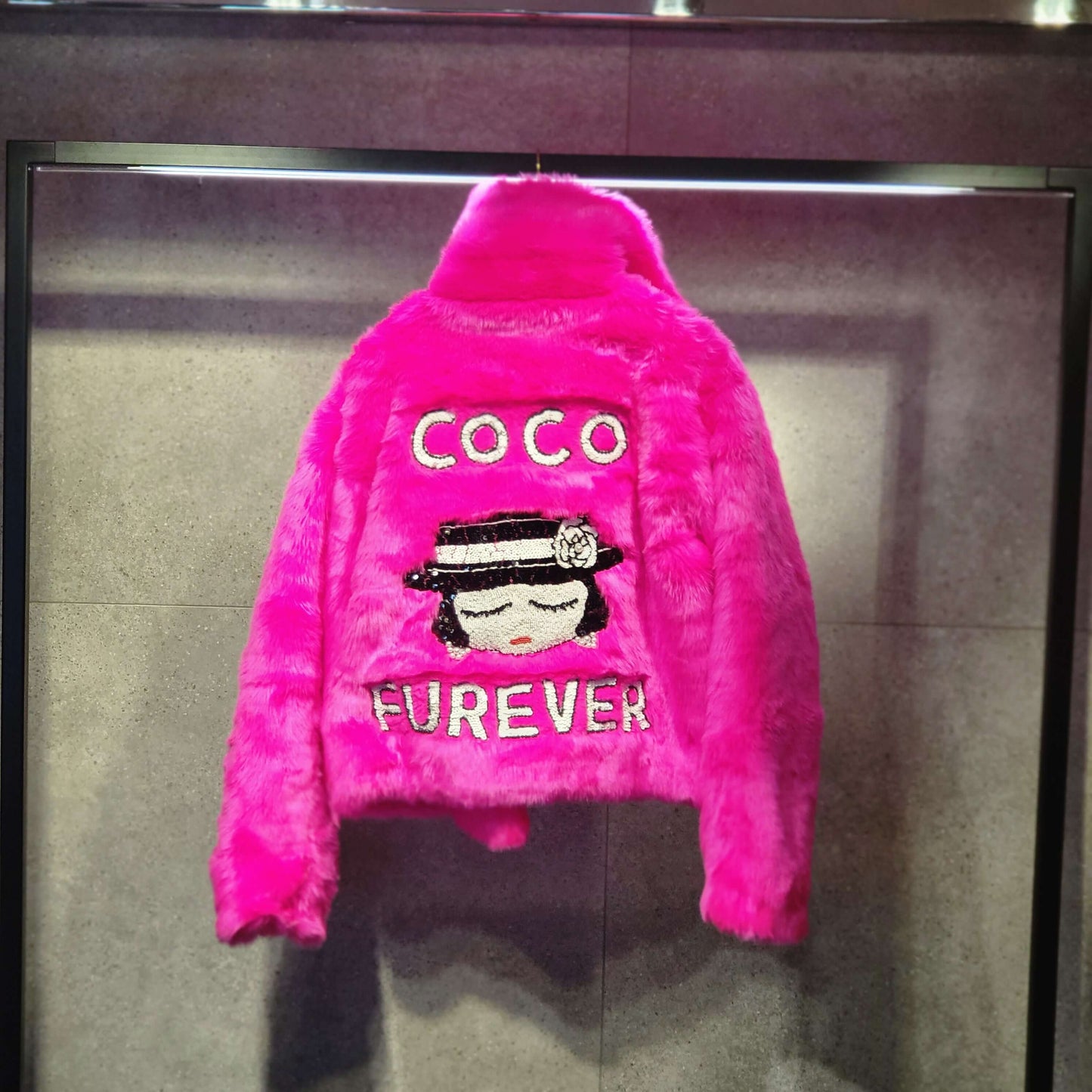 „COCO FUREVER“-KUNSTPELZJACKE