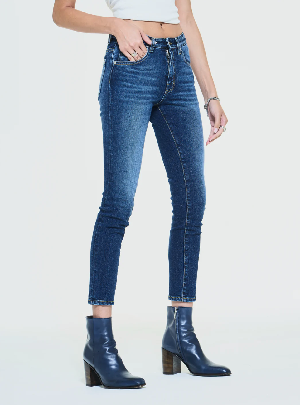 JOAN SKINNY