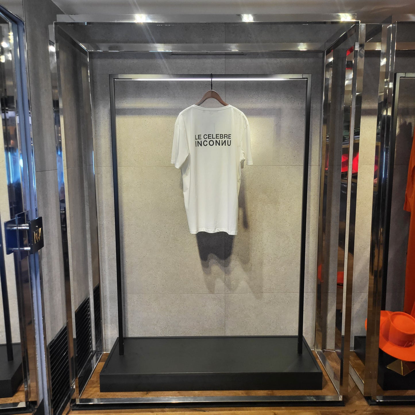 T-Shirt "LE CELEBRE INCONNU"