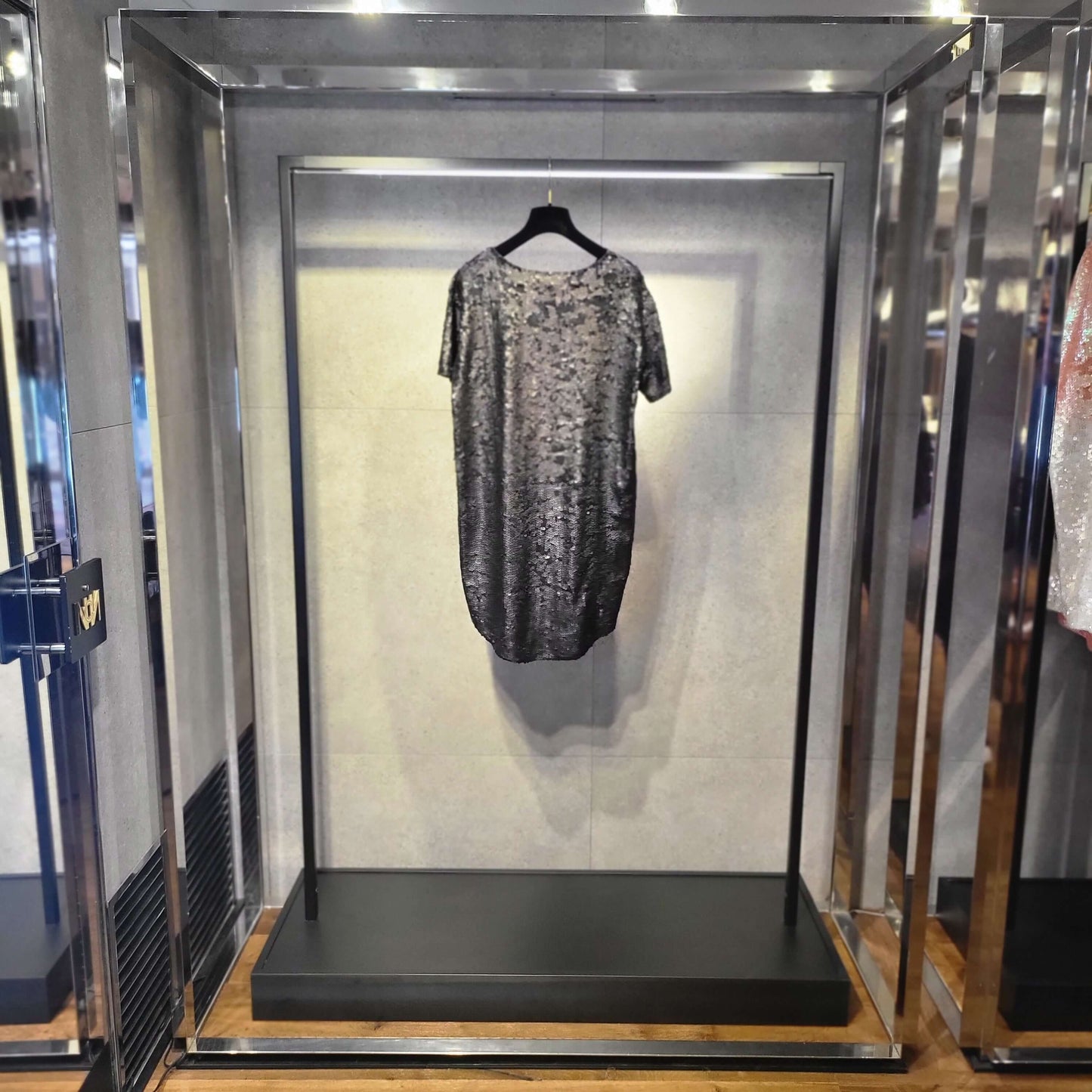 "I DON'T GIVE A CHIC" SEQUINS T-DRESS