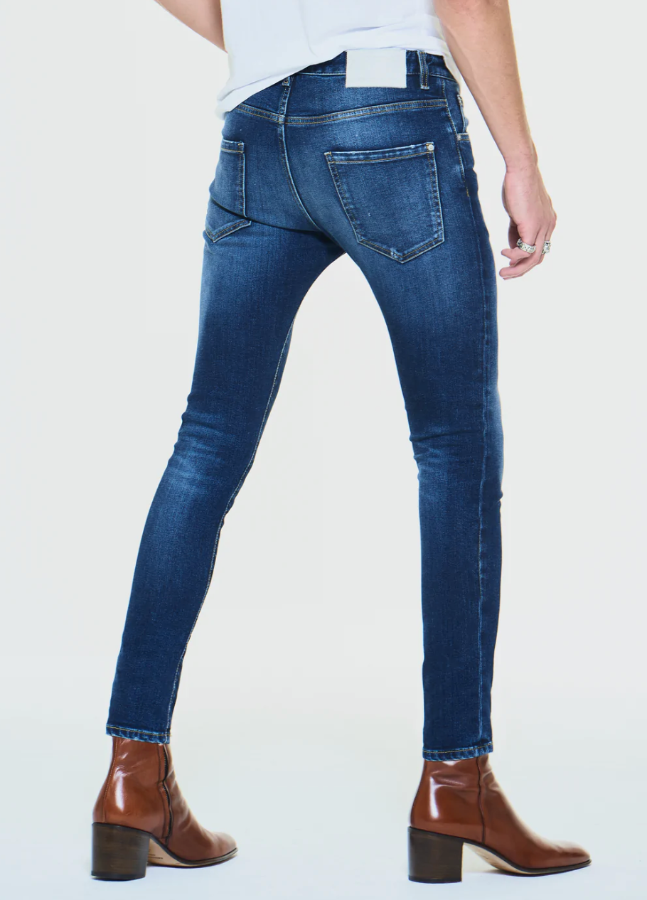 JOHNNY SKINNY
